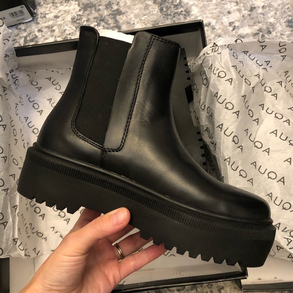 Aqua Loren Black Leather Platform Ankle Boots - Picture 8 of 11